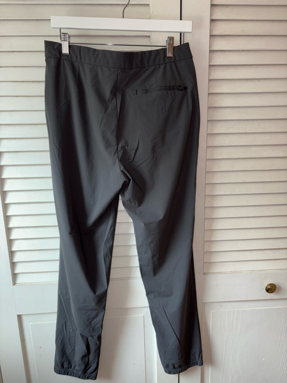 Vuori Meta Jogger Pants Charcoal Gray Men’s Medium Performance Golf Stretch - Picture 4 of 5